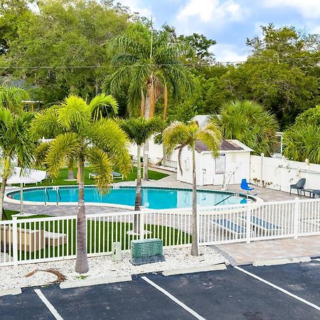 2Q Beds Studio Apt With Shared Pool 01 Κλιαργουότερ Εξωτερικό φωτογραφία