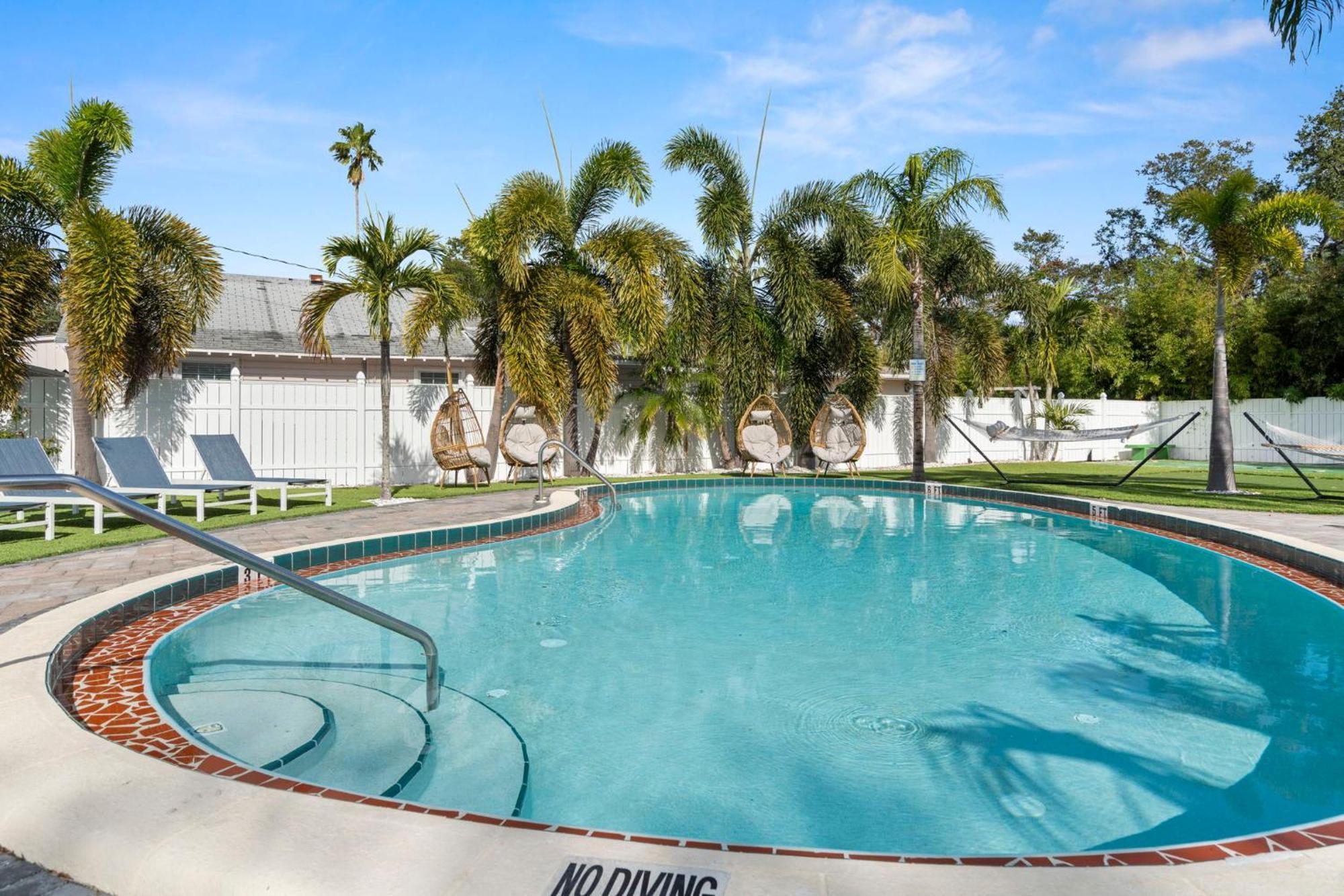 2Q Beds Studio Apt With Shared Pool 01 Κλιαργουότερ Εξωτερικό φωτογραφία